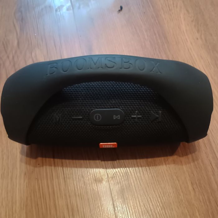 Продам блютуз колонку JBL