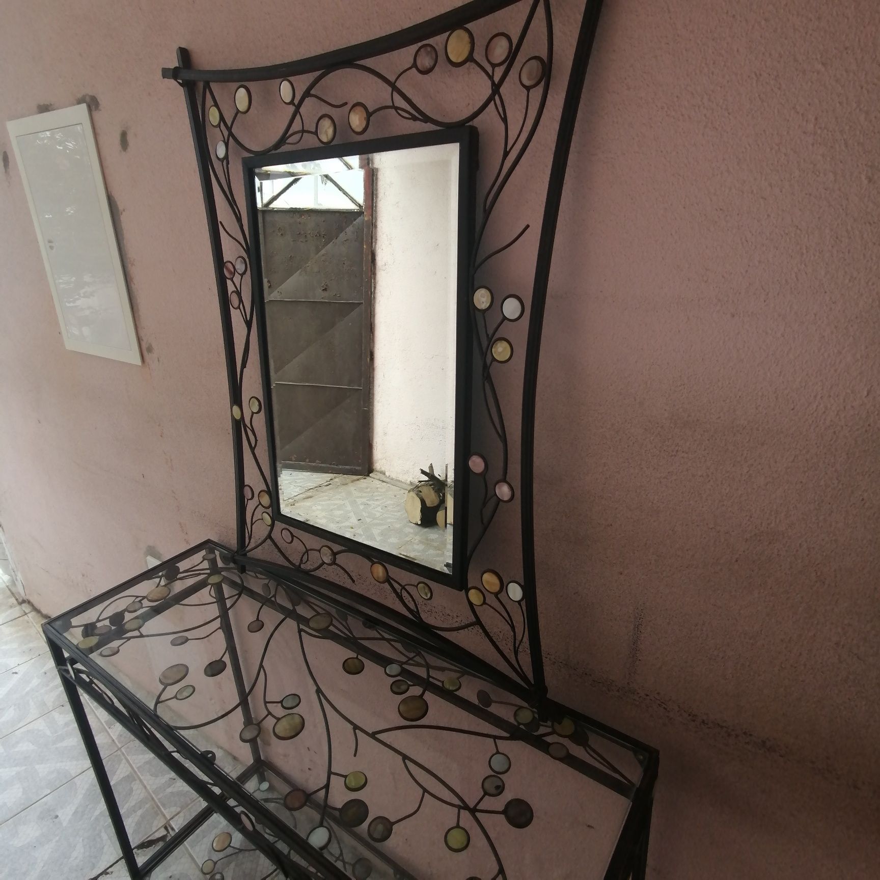 Mesa de entrada com espelho