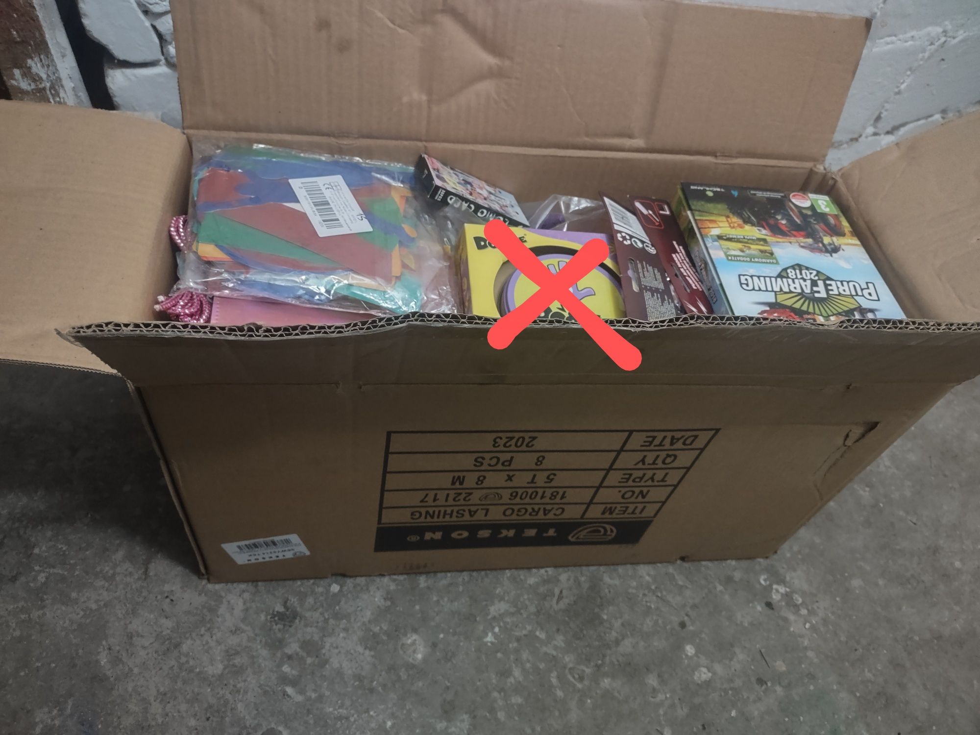 Box mix zabawek i gadżetów dla dzieci