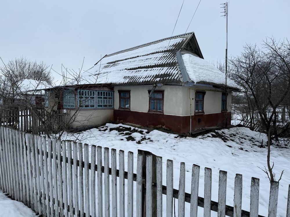 Житловий будинок із зем.діл 8 сот. + город 8 сот.