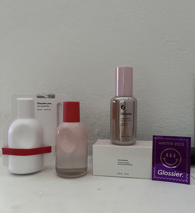 Glossier You perfume Dotcom e outros