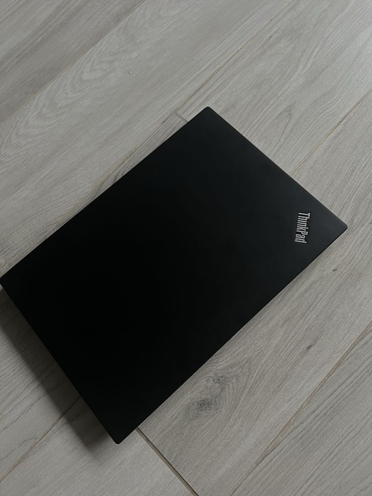 Lenovo ThinkPad T490s i7