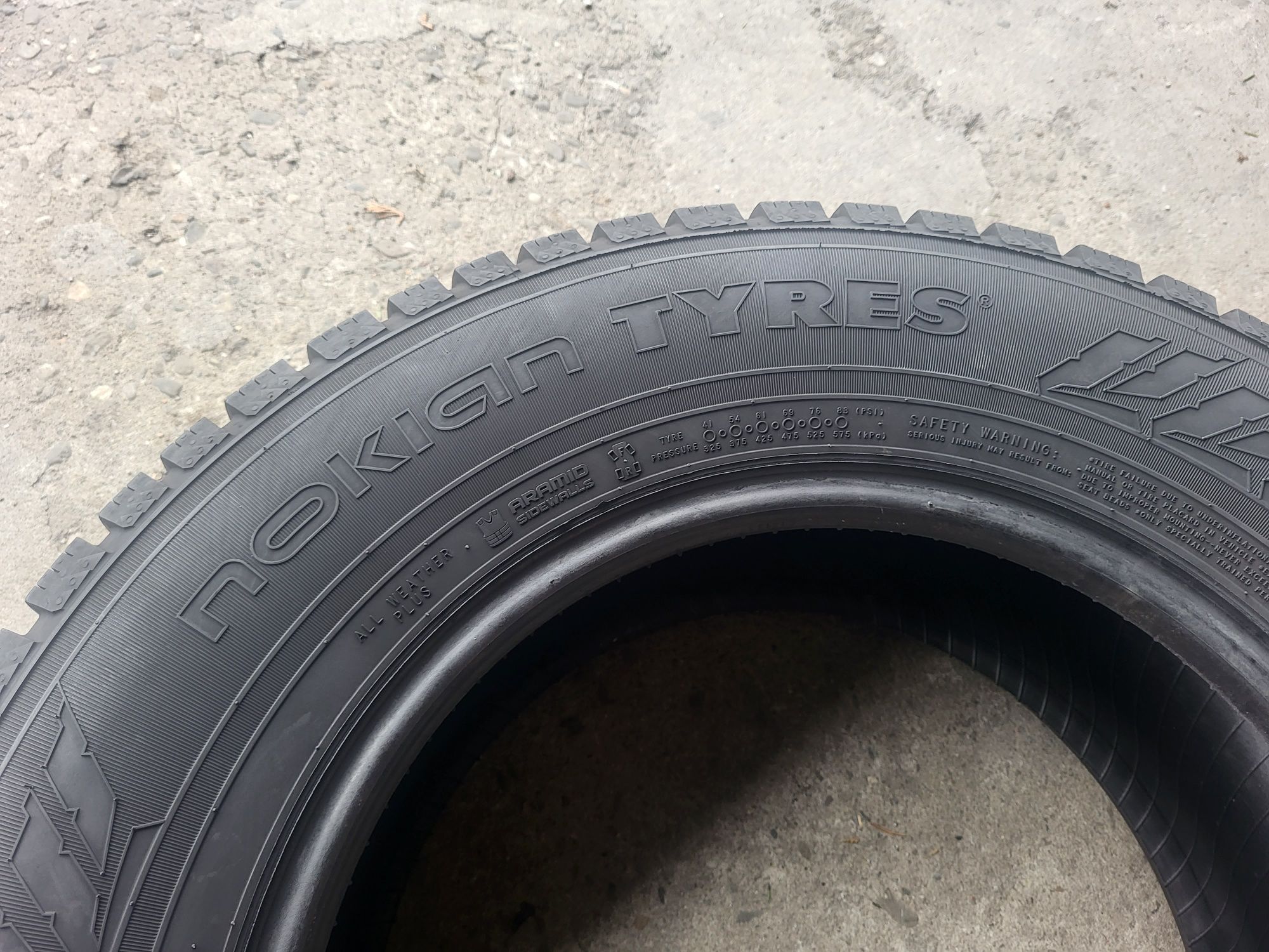 Opony zimowe 235/65/16C Nokian