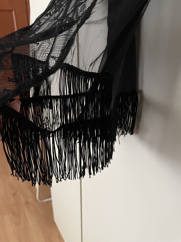 Komplet bielizny top gorsetowy i stringi z frędzlami S 75C