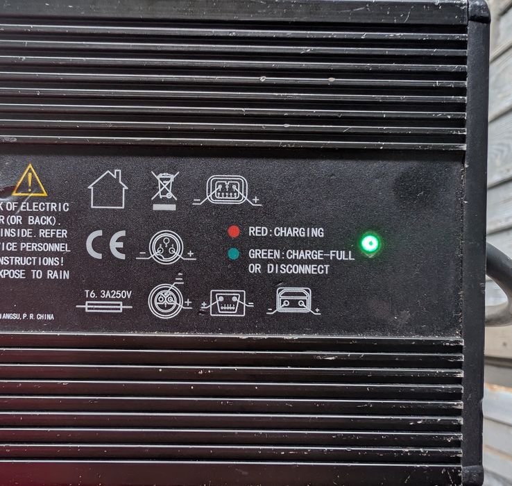 Зарядний пристрий для електроскутера  71.4V 4A