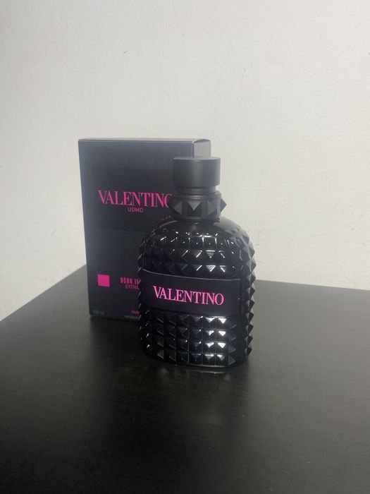 Valentino born in Roma extradose