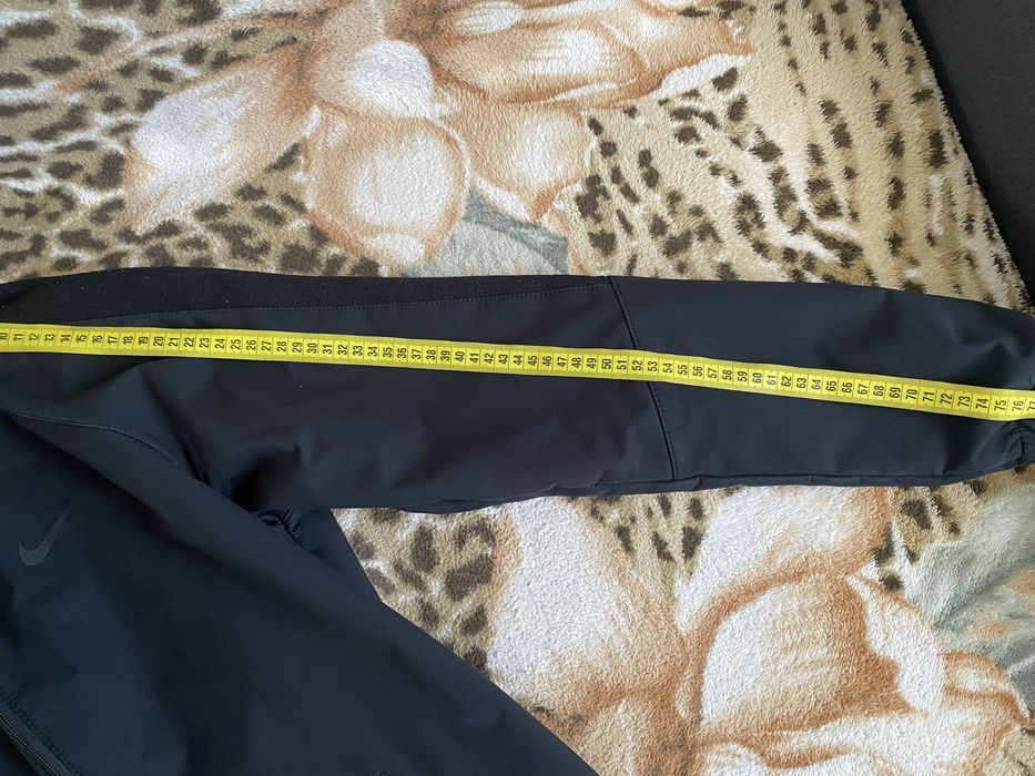 Продам куртку Nike демісезон