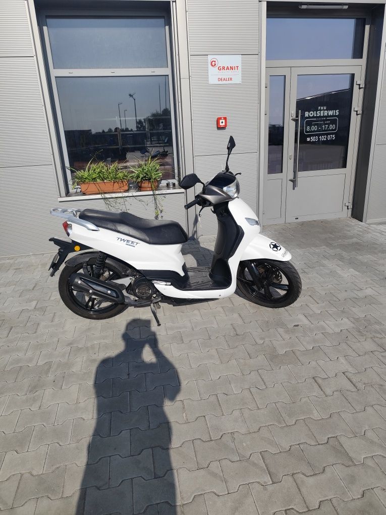 Peugeot tweet 125 rok 2022