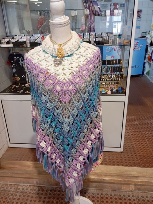 Poncho em crochê