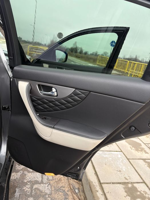 Infiniti qx70 limited edition 3,7 benzyna