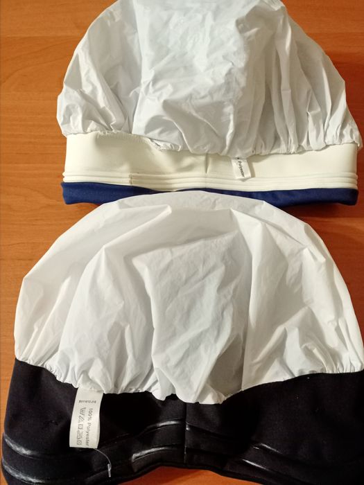 Шапочка для плавання для дорослих або підлітків.