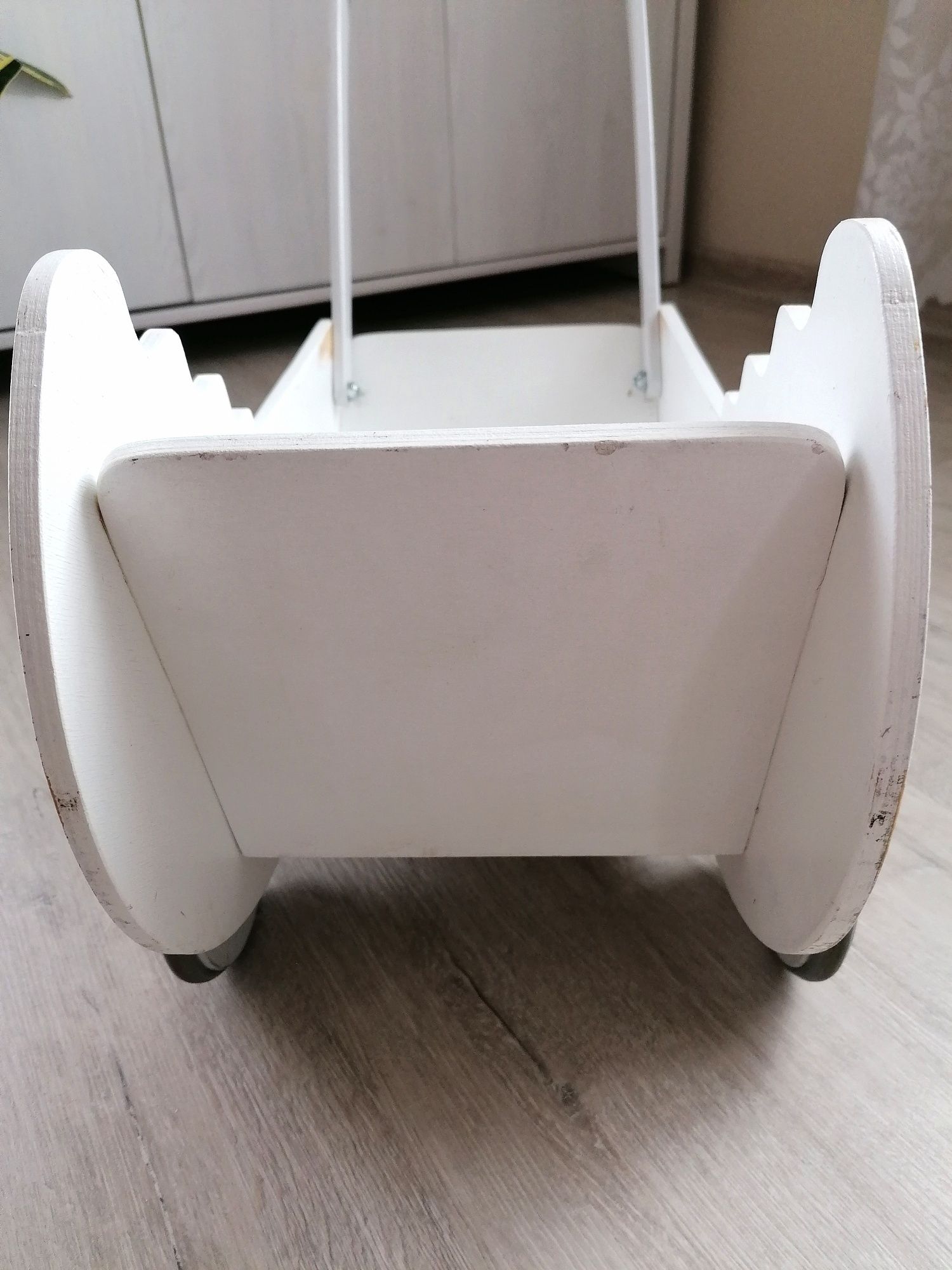 Drewniany wózek dla lalek jeździk Montownia Zabawek
