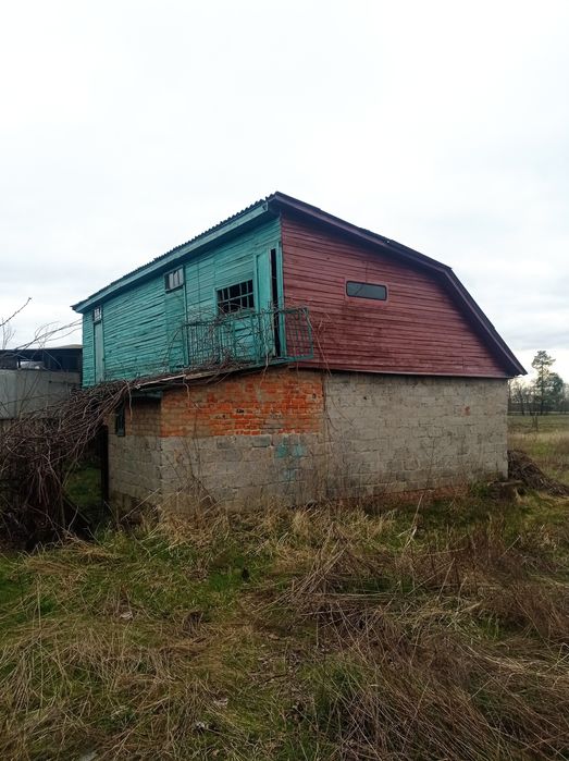 Оселя біля Чернігова. Поряд річка Десна. Є-ВІДНОВЛЕННЯ.