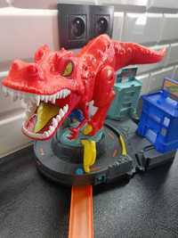 Hot wheels atak T-rexa , mało używany, dinozaur