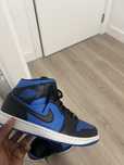 Jordan 1 mid azul e preto