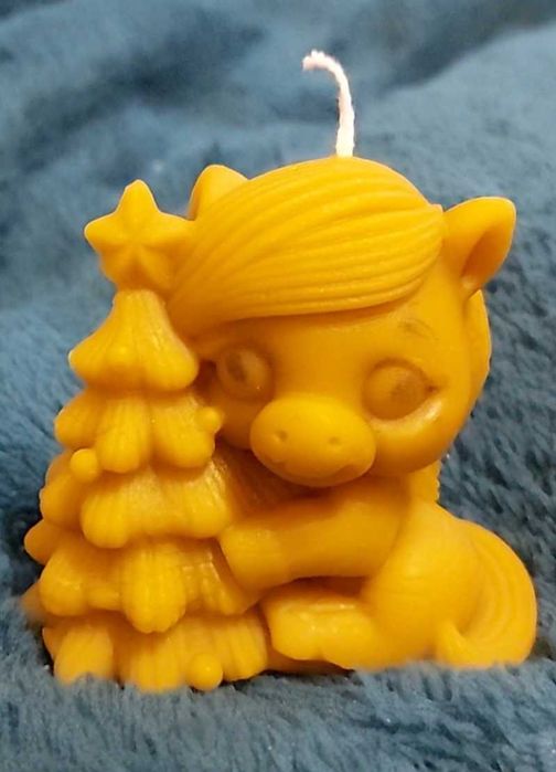 Воскові новорічні  свічки у формі лошадки