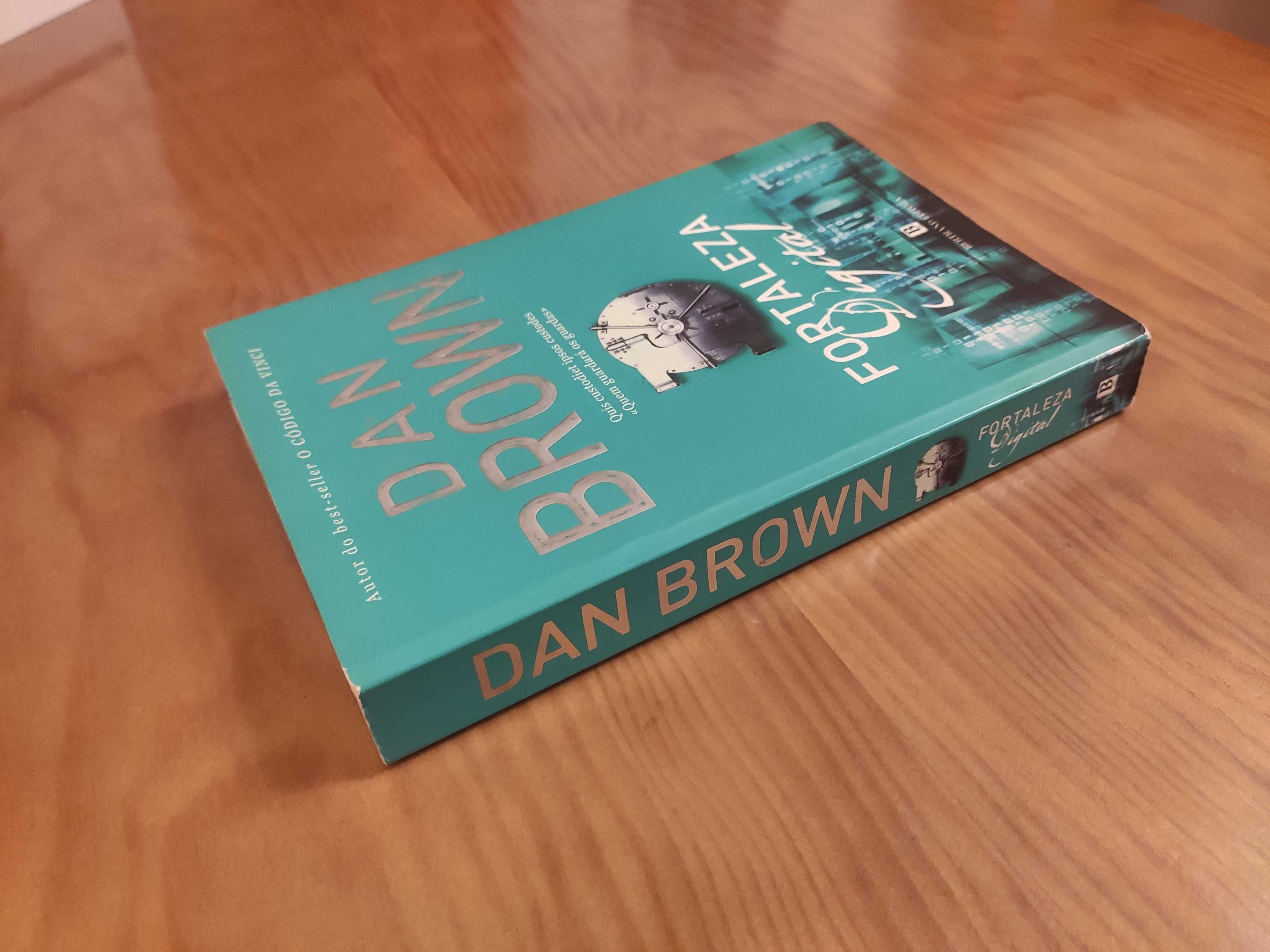Livro "Fortaleza Digital" de Dan Brown - COMO NOVO!