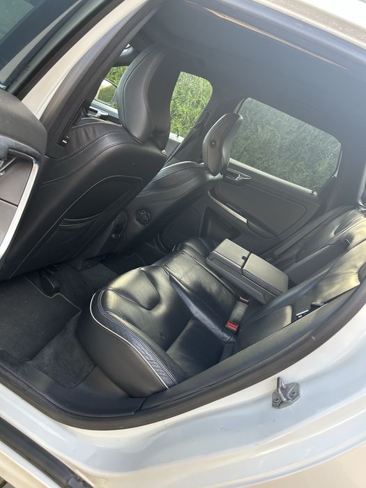 Volvo XC60 D5 R-Design Automat 215 KM – uszkodzony – 2013 r.