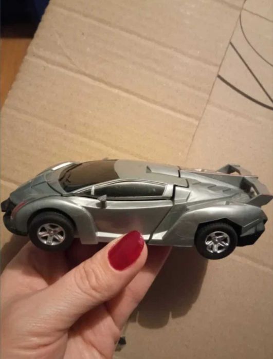 Іграшки роботи трансформери