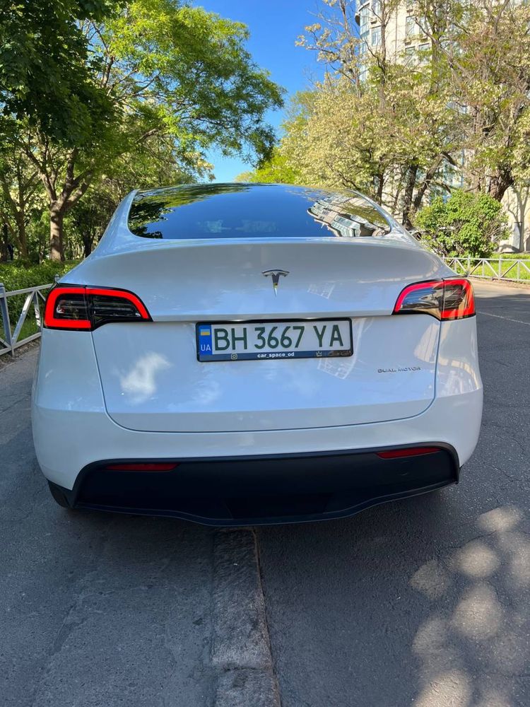 ПРОДАМ TESLA model Y 2023