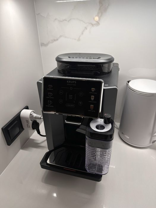 Кавомашина KRUPS EA912B10