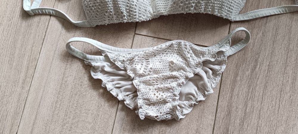 Biały koronkowy kostium kąpielowy Calzedonia XS