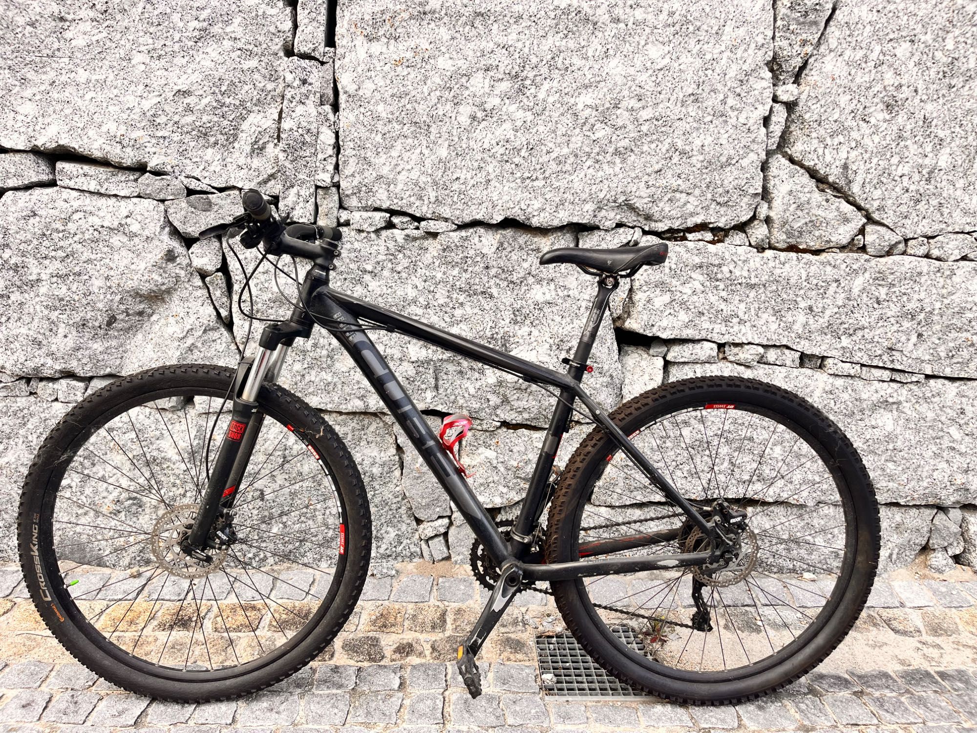 Bicicleta Cube /  tam : L / roda 29