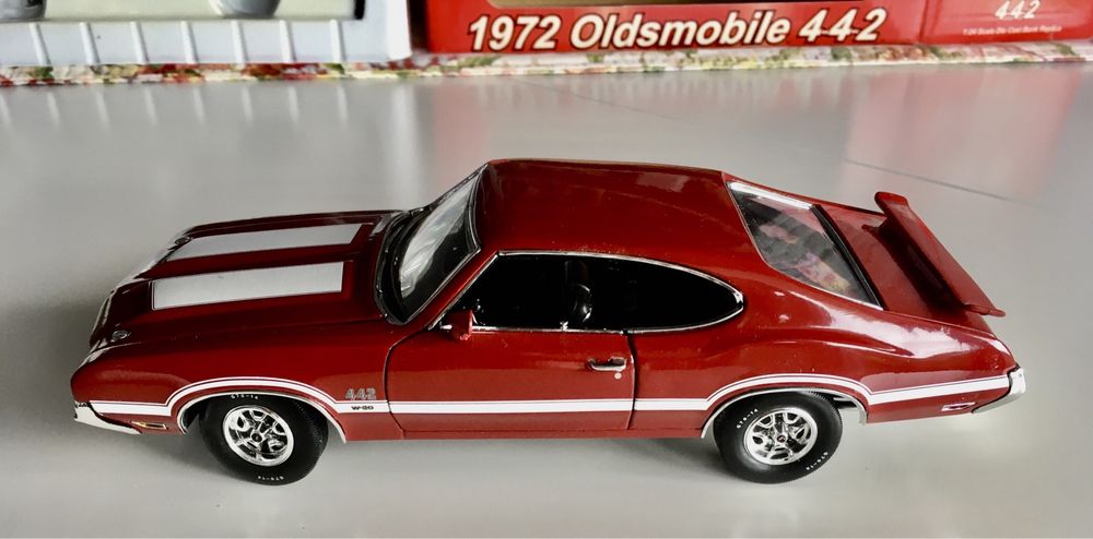 Oldsmobile 442 z 1972 crown Premiums 1:24