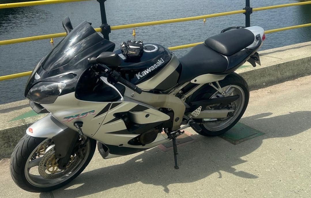 Kawasaki nynja zx6r 200r !!! Zadbana i opłacona , gotowa do sezonu!!