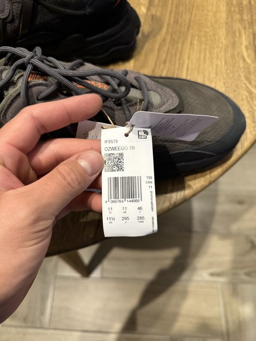 Кросівки Adidas Ozweego US11,5