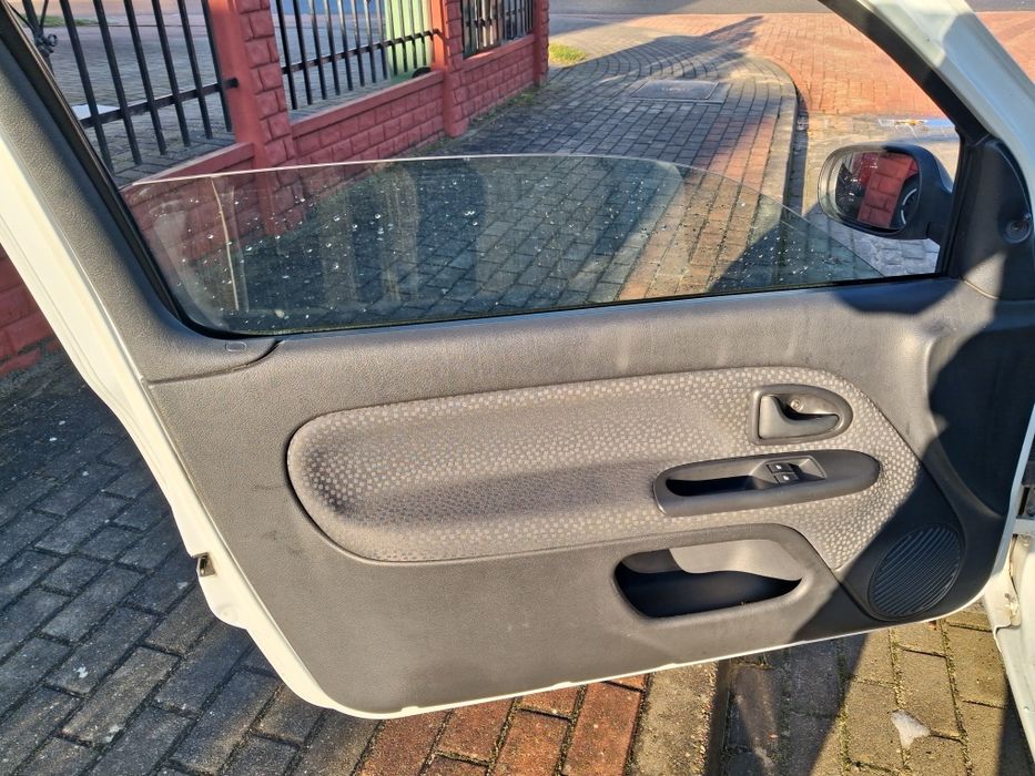 Renault Clio w elektryce przebieg tylko 119324 modell 2009