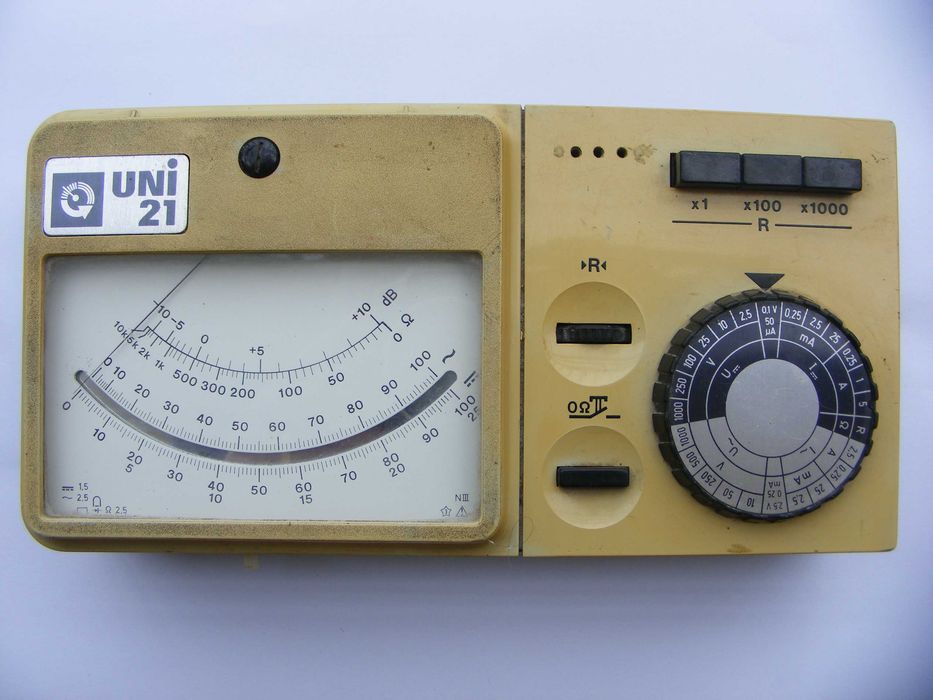 Usługi elektryczne, elektryk