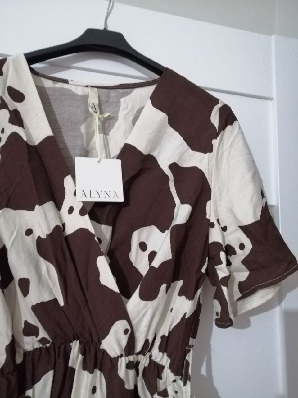 Sukienka długa maxi krówka brązowa beżowa dekolt v m L xl