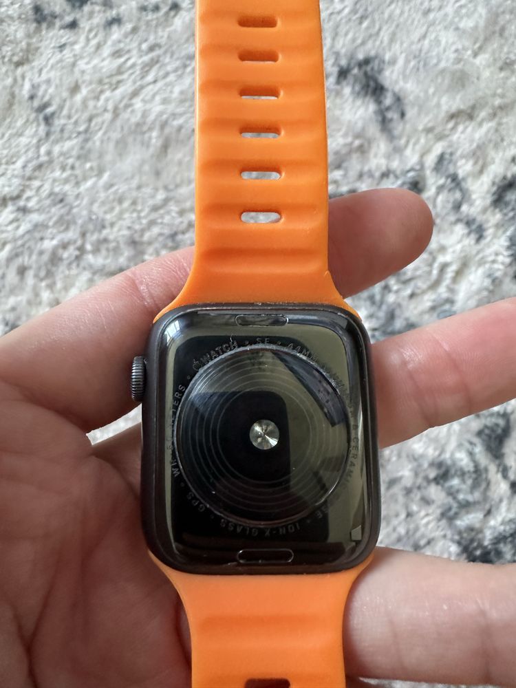 Продам apple watch se б/у