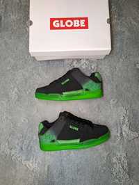 Globe tilt shoes green