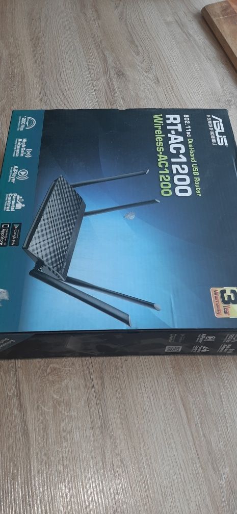 Router Asus RT-AC1200