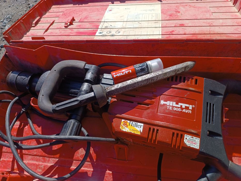 MŁOT wyburzeniowy HILTI TE 905 AVR kujący