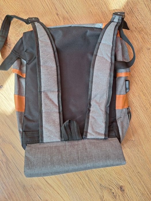 Solidny szary plecak szkolny na laptopa