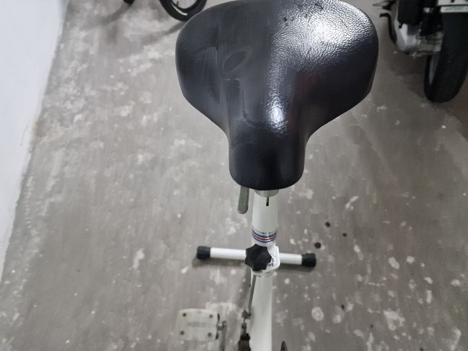 Bicicleta ginástica cor branca