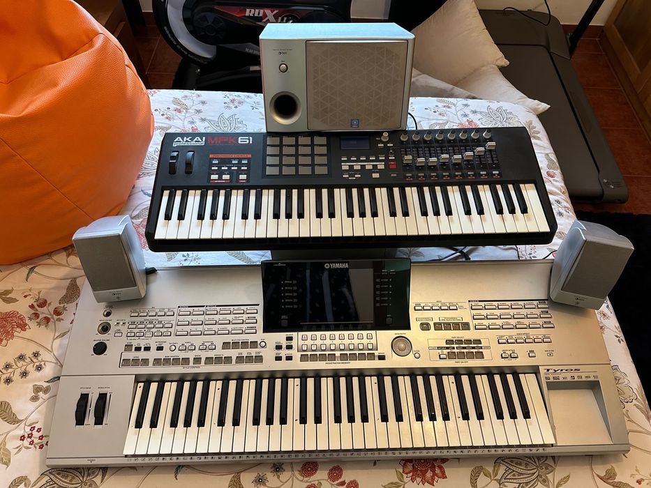 Yamaha Conjunto de teclados com colunas e subwoofer