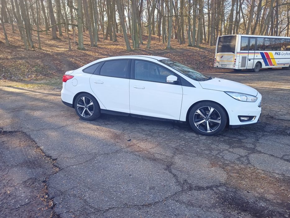 Ford Focus sedan 2017