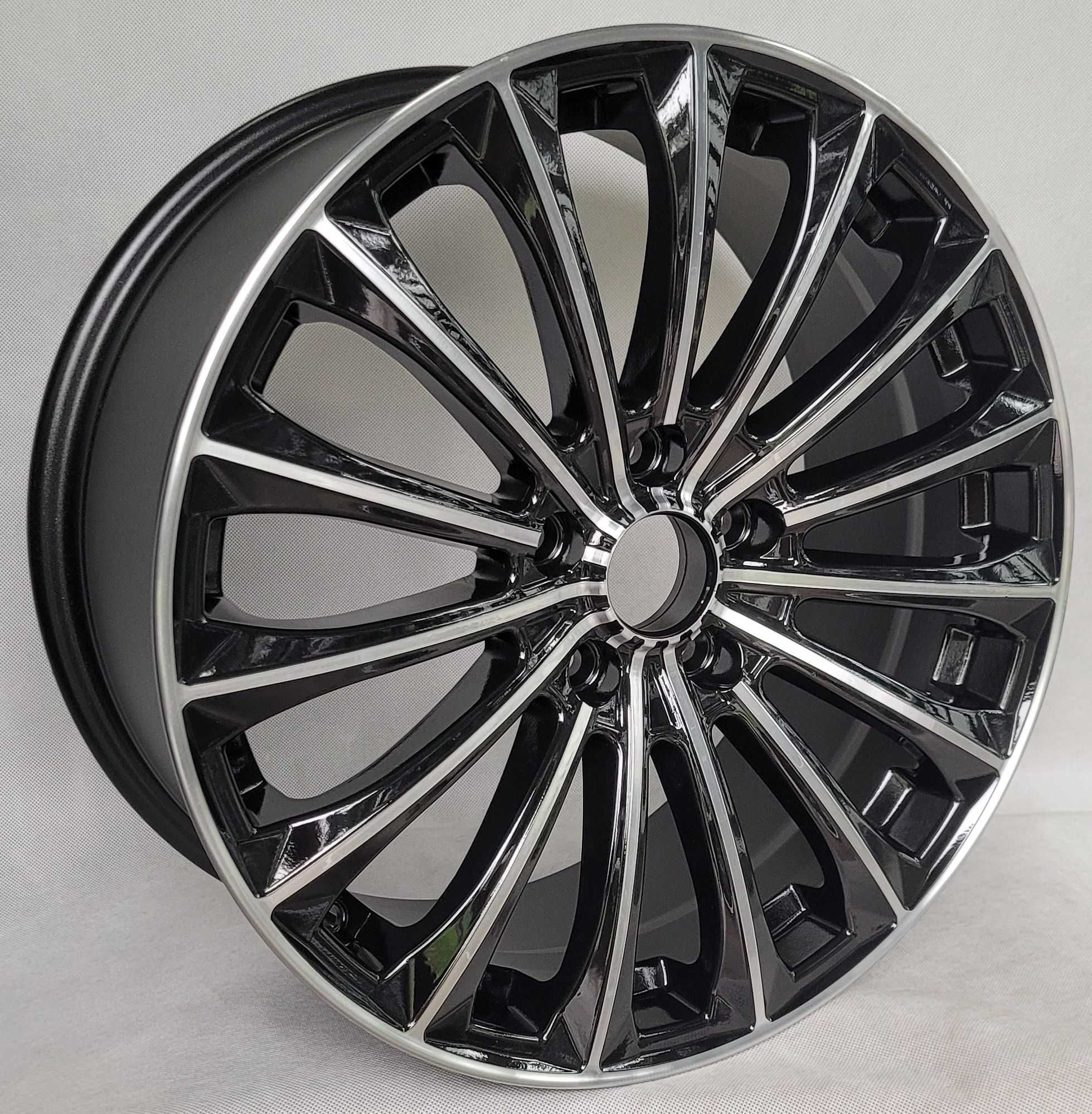 Felgi 18 VW Passat B8 B7 Skoda Superb 3 Yeti Audi A4 B8 A3 8V A6 C6 A8
