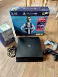 Playstation 4 Pro 1 TB + 2 pady + 15 gier