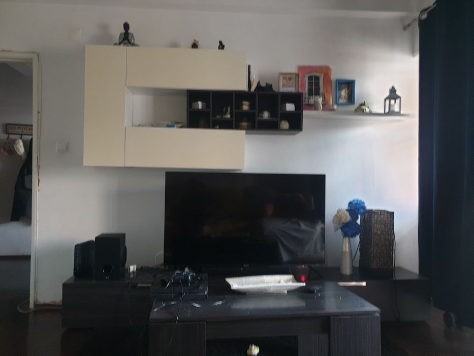 Móvel completo + a mesa do meio