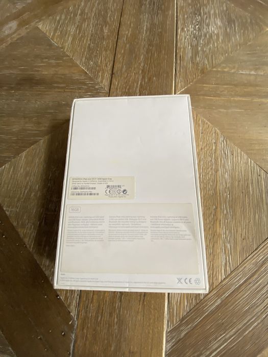 Tablet Apple iPad mini 7,9" 512 MB / 16 GB srebrny