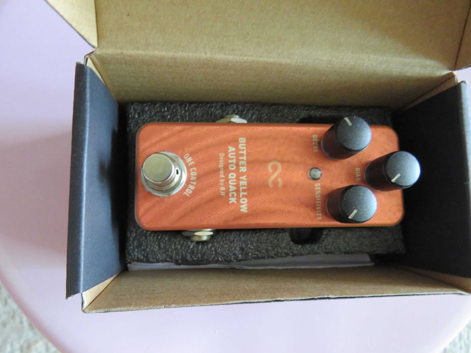 Pedal AUTO- Wah wah one Control - Novo na caixa.