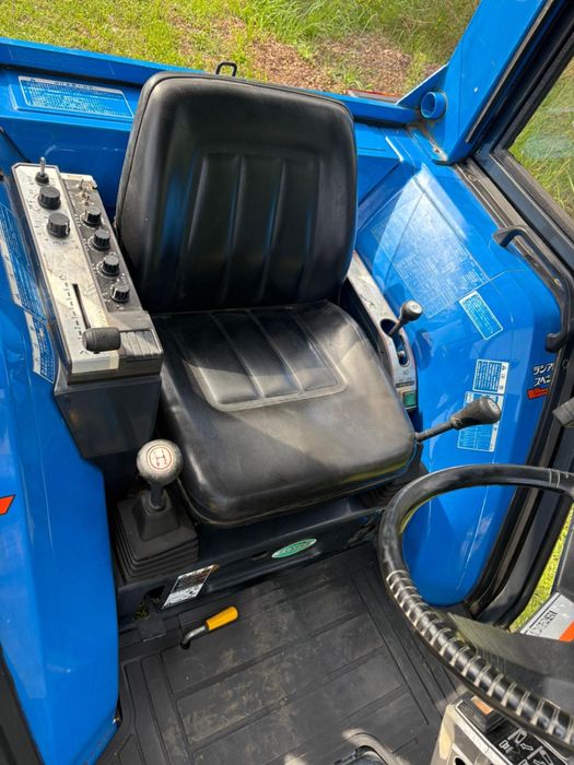 Traktor iseki 227 naped 4x4 wspomaganie rewers Tur kubota