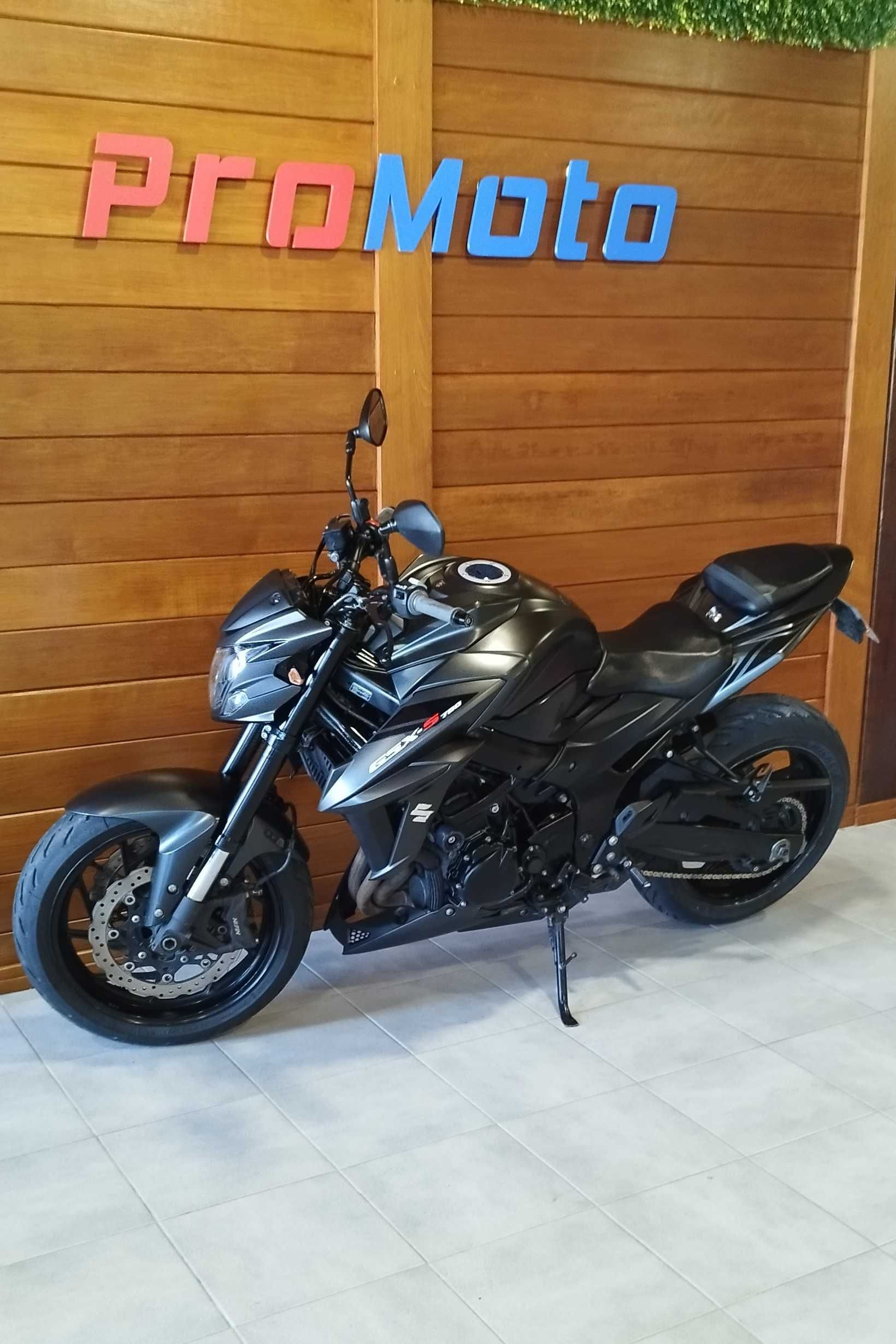 Suzuki Gsx-s 750