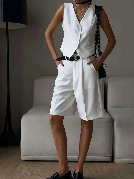 Костюм білий жилет з шортами