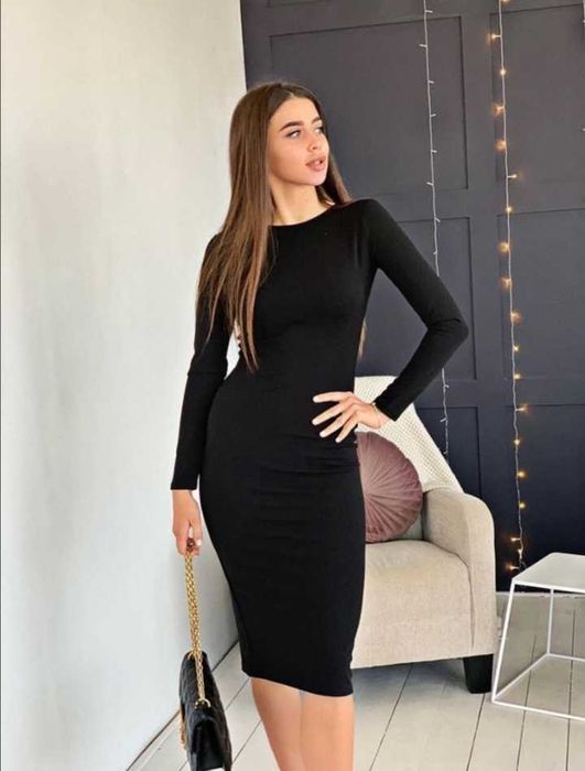 Платье с молнией на спине